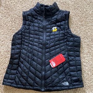 The North Face women’s puffer vest NWT